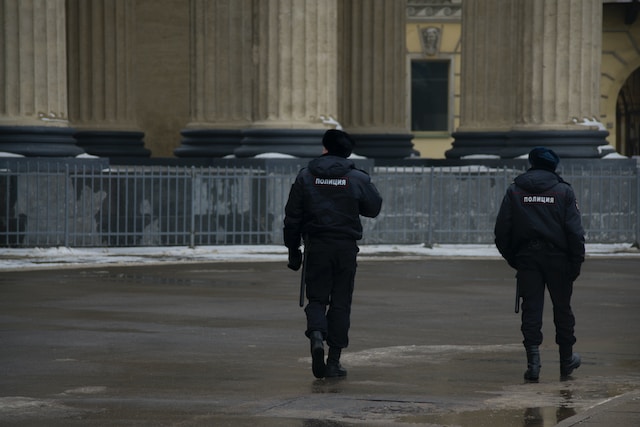 В России начали штрафовать за плевки в общественных местах